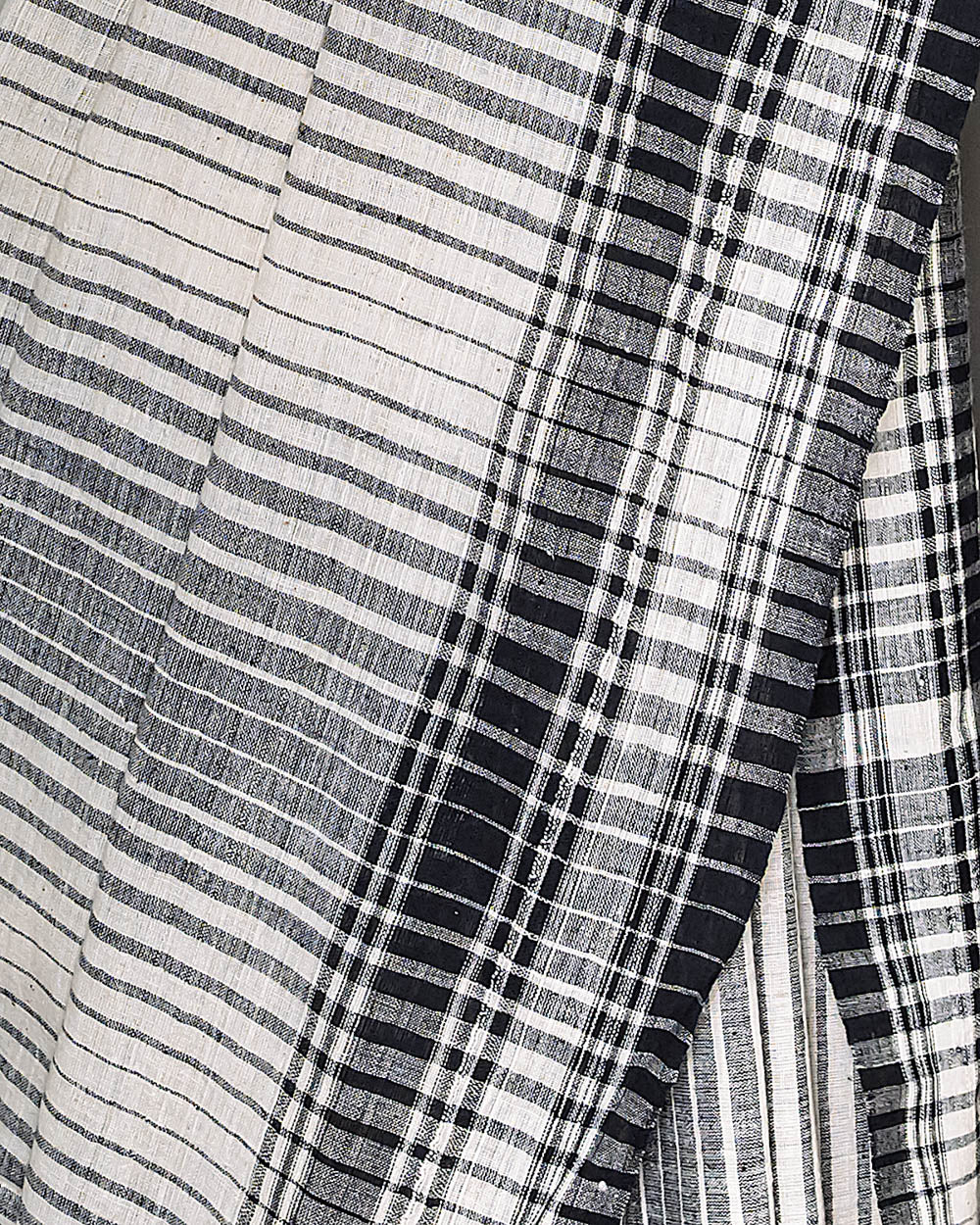 Black & White khadi Cotton Saree | simmpli ethnicc