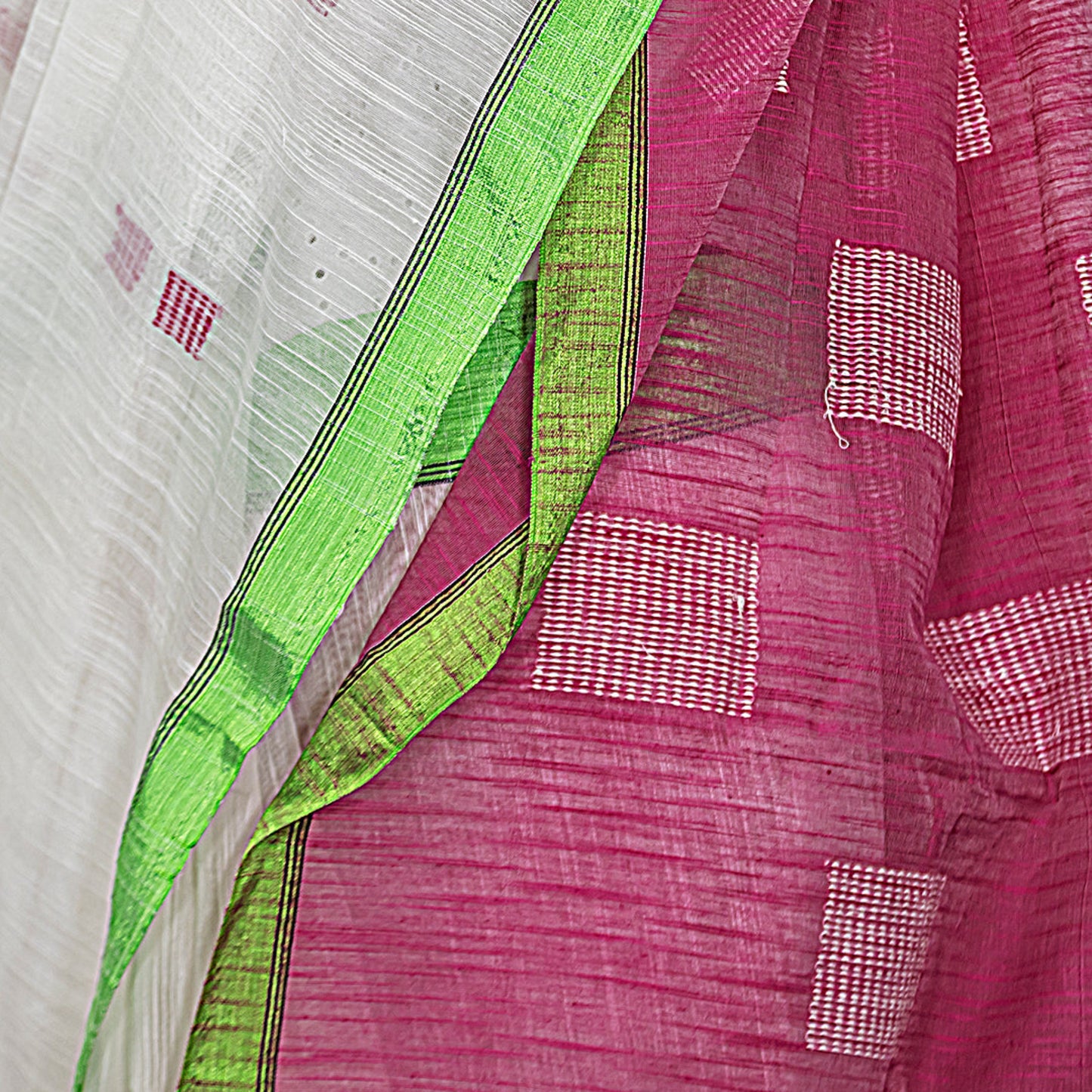 White Saree- Green Slim Border -Pink Pallu | simmpli ethnicc