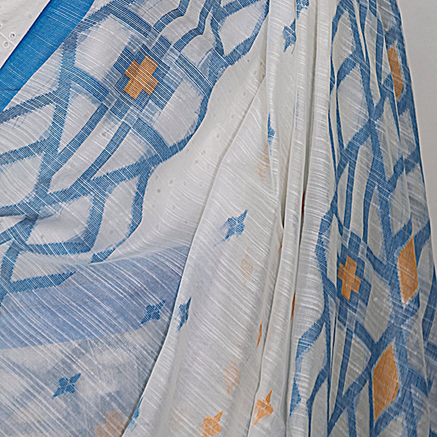 White Handloom Saree-Blue zaal Border-Mustard Pallu