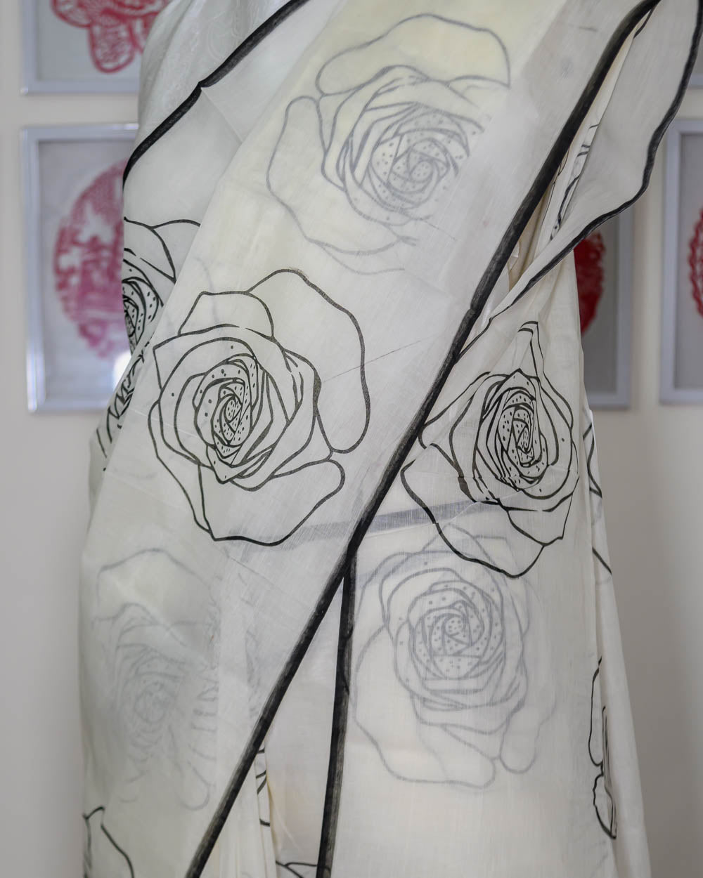 simmpli ethnicc | Off-white Mul Cotton Black Rose Print Saree