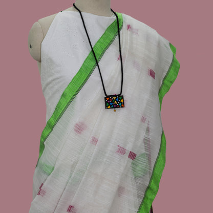 White Saree- Green Slim Border -Pink Pallu | simmpli ethnicc