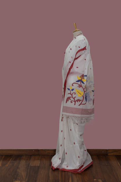 White & Red Muslin Saree - Handwoven | intricate woven Floral Pallu | simmpli ethnicc