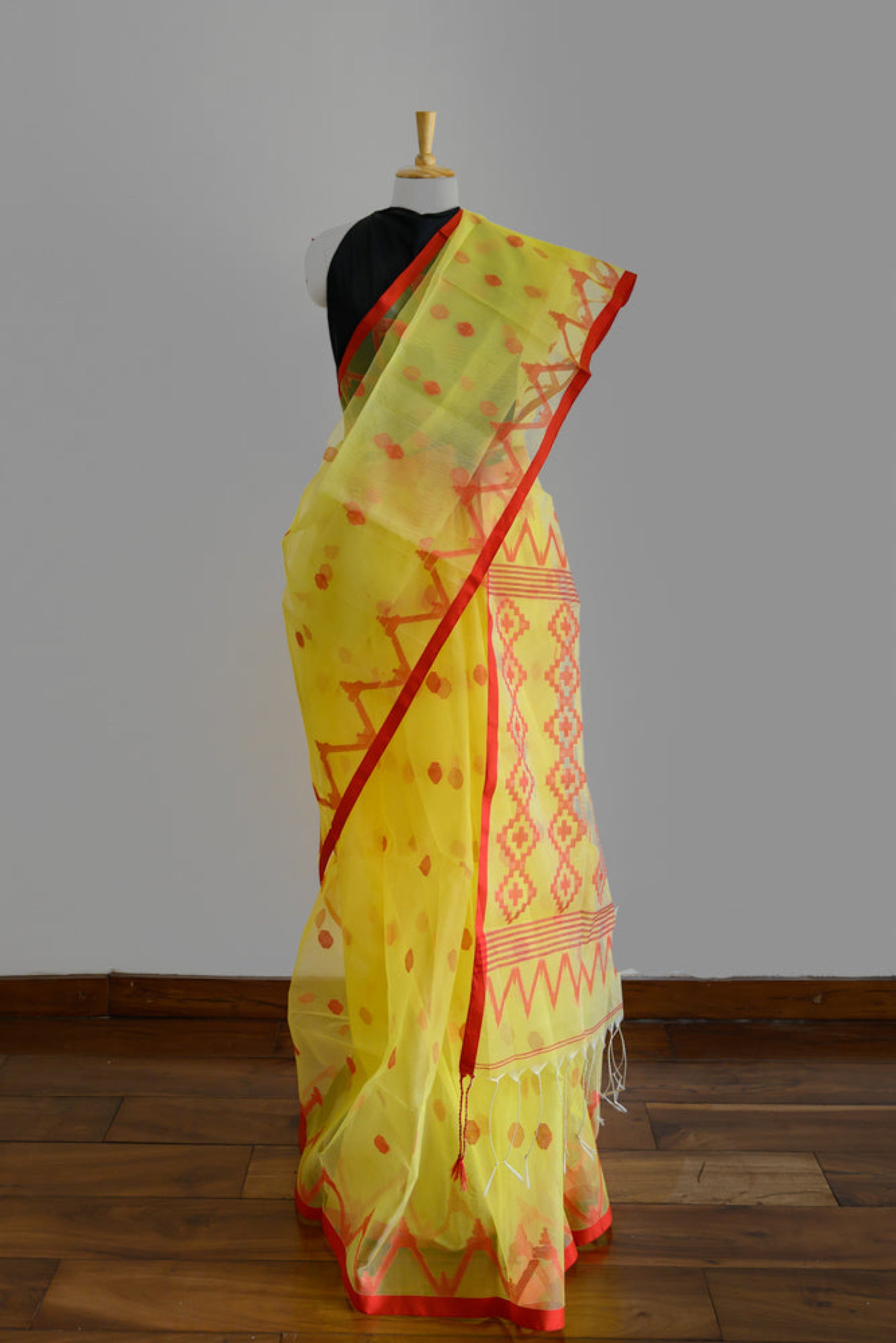 YELLOW MUSLIN SILK SAREE