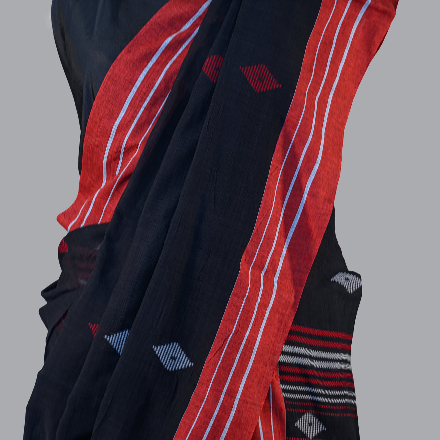 FINE HANDLOOM COTTON SAREE-CHARCOAL BLACK-RED BORDER- PURE COTTON SAREE COLLECTION | simmpli ethnicc