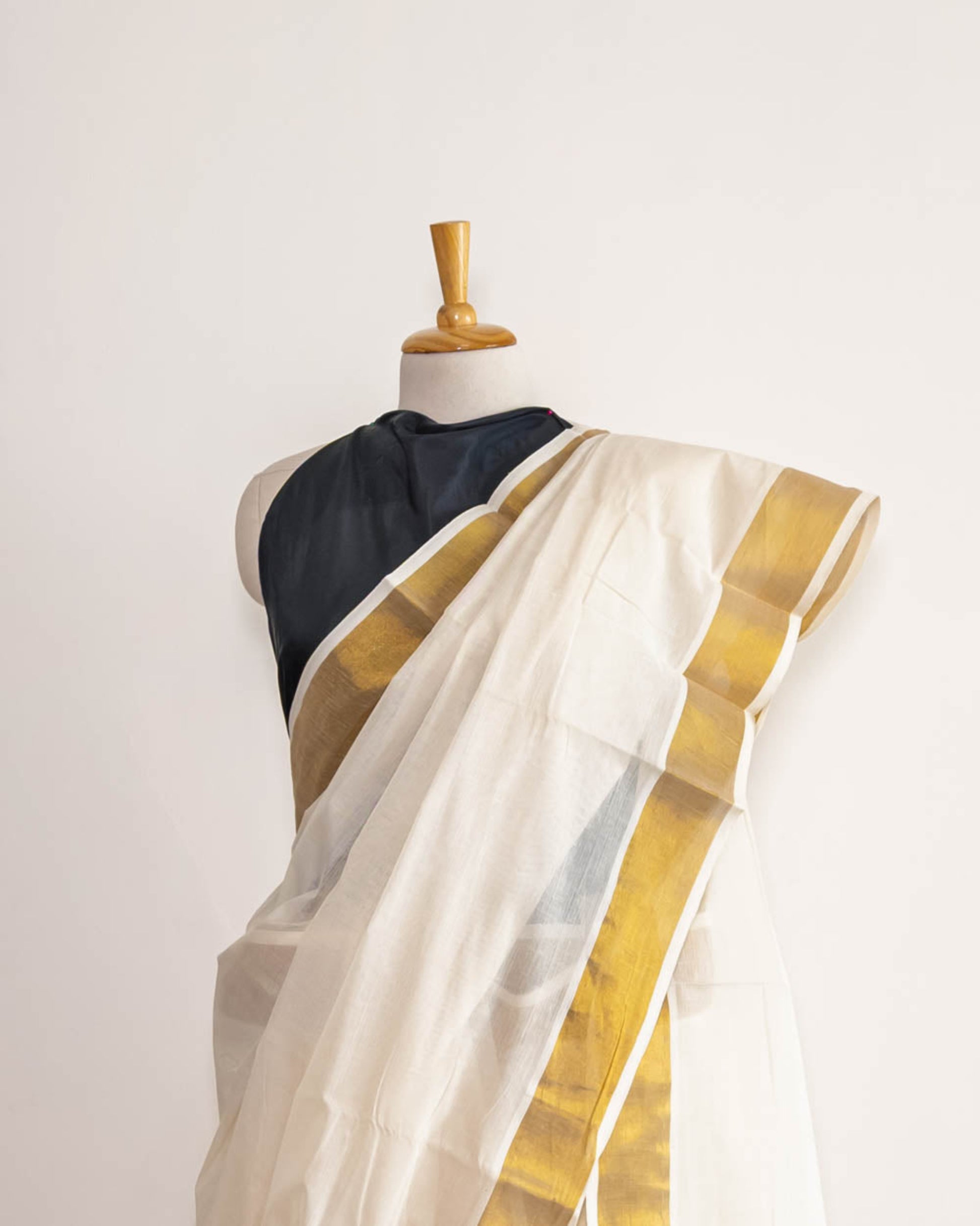 simmpli ethnicc | OFF WHITE GOLDEN BORDER COTTON SAREE