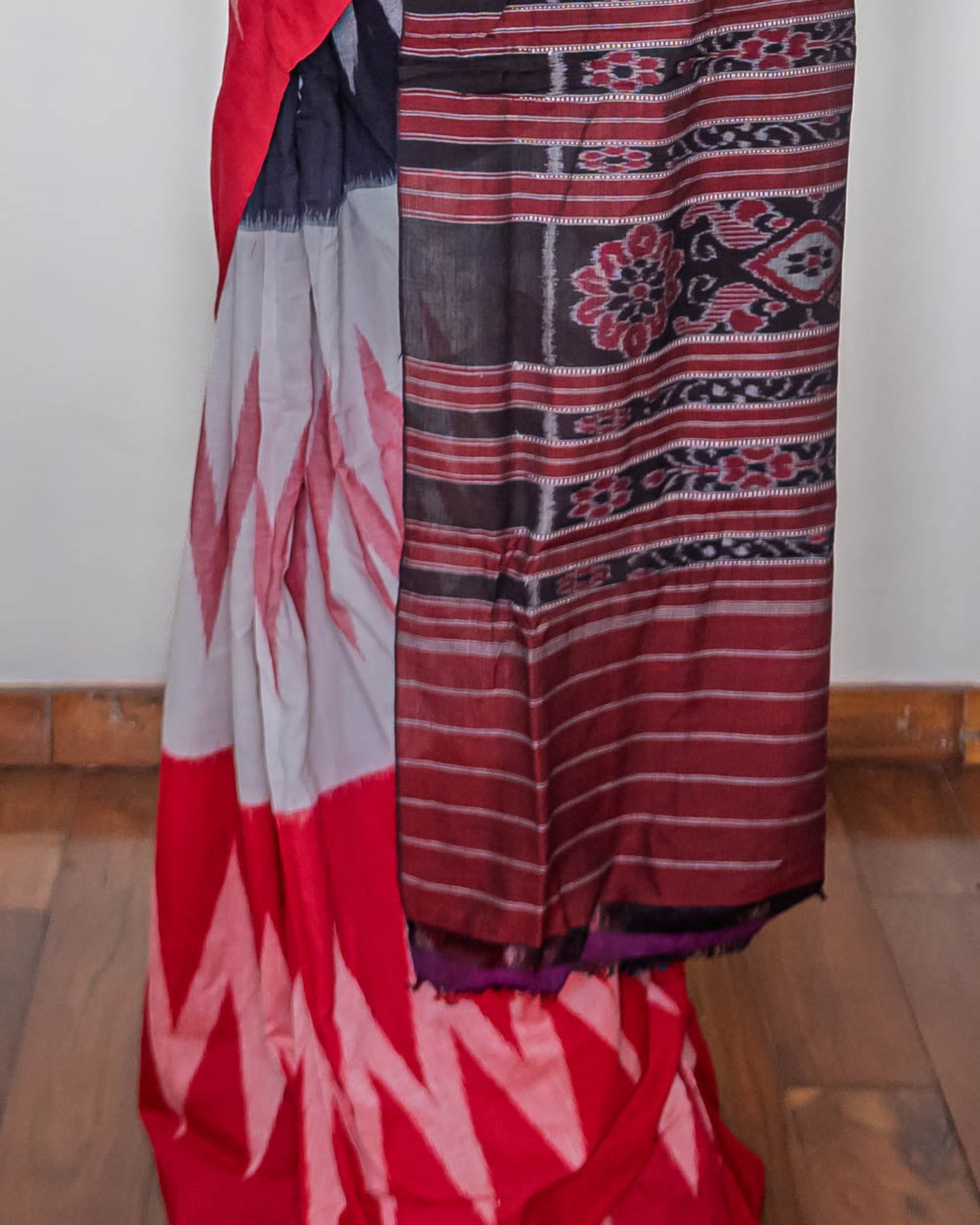simmpli ethnicc | NAVY/WHITE/RED IKAT KHADI COTTON SAREE 